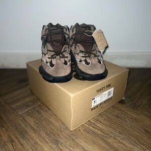 Adidas Yeezy 500 Kids Sneakers - Brown and Black